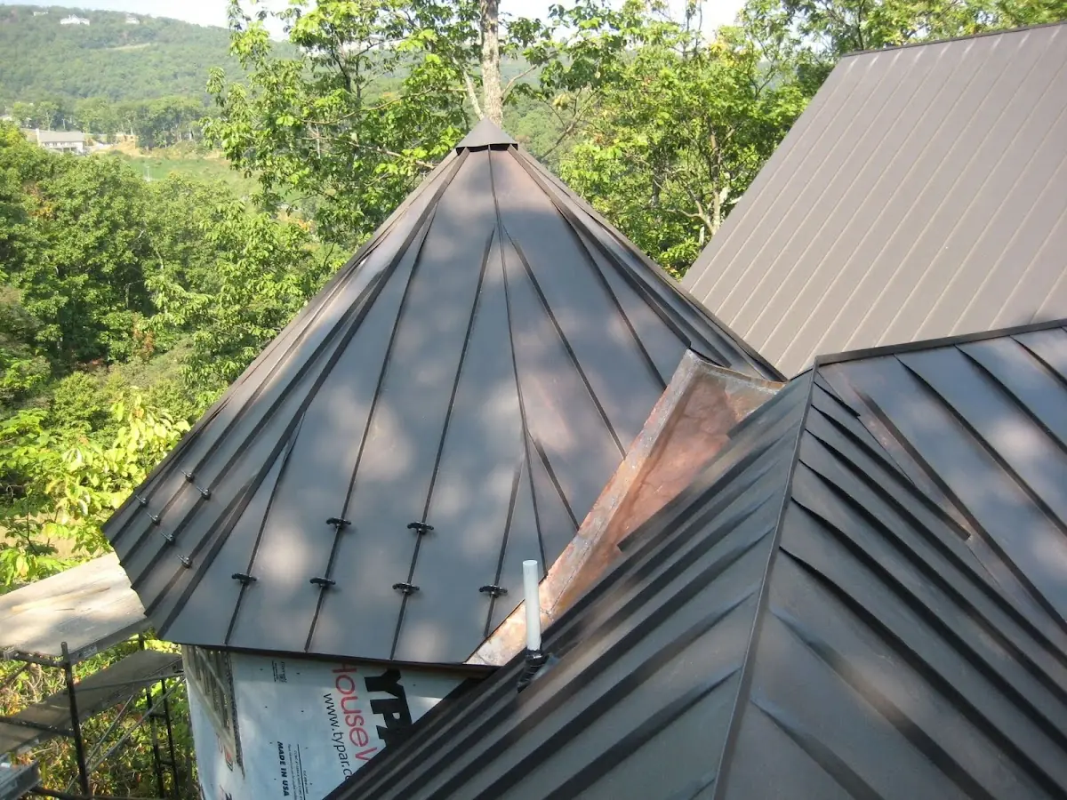 Professional Gutter Cleaning by Craftsman Roofing in Pleasant Valley Estates